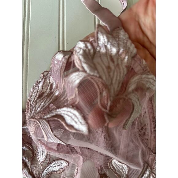 Elegant Pink Lace Lily Bra - Picture 2 of 9